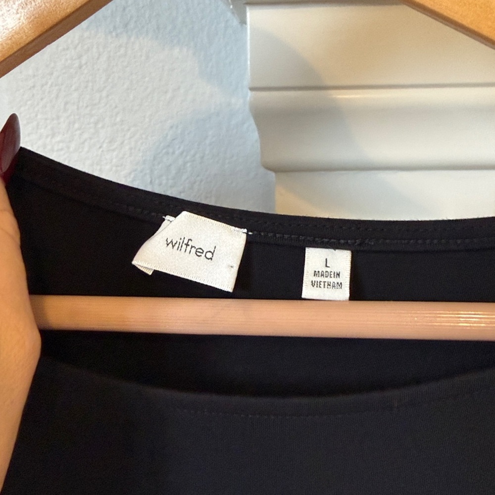 Aritzia Wilfred Goodluck Bloomsbury Dress
Like new worn once - Picture 3 of 4